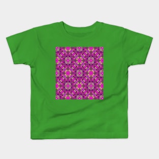 Beautiful purple flower patterns. Kids T-Shirt